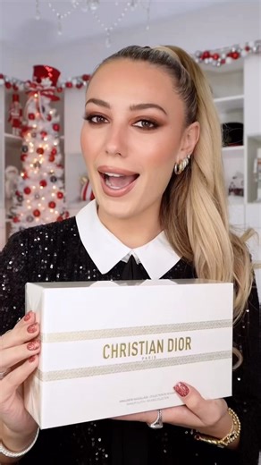 367K views · 22K reactions | This is the cheapest bag you can get from @dior  Unboxing the rouge Dior 2023 minaudière clutch and trying on every lip color insideThe gold clutch this year is stunning! #makeup #beauty #lipstick #diormakeup | Victoria Lyn | Facebook
