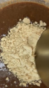 These gluten-free banana bread muffins are sooo delish. The best part is that they are actually dairy-free AND gluten-free 😍 https://giadadelaurentiis.visitlink.me/HeZKad | Giada De Laurentiis