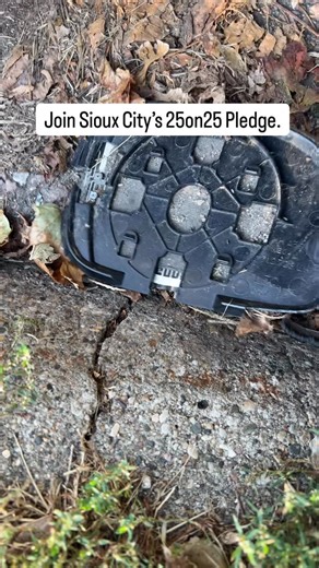 🏙️💧 Let’s Keep Sioux City Litter-Free The City of Sioux City is teaming up with the Iowa Stormwater Management Partnership and local organizations to cut down litter on our streets, streams, lakes, and rivers. Together, we’re promoting simple habits and regular clean-ups on land and water. Join the 25on25 pledge: Pick up 25 pieces of litter on the 25th of every month through 2025. 🧤🗑️ Small actions add up fast. Why it matters: • Storm drains can carry trash to our waterways after it rains • 