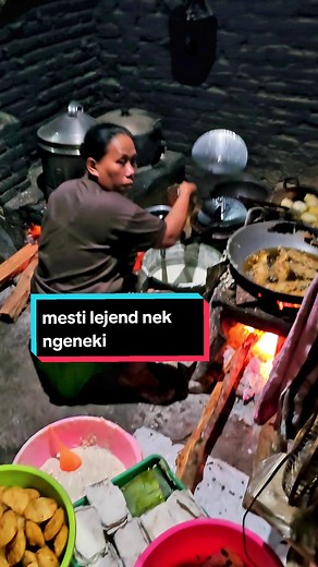 Nasi Pecel Bangjo: Kuliner Malam Legendaris