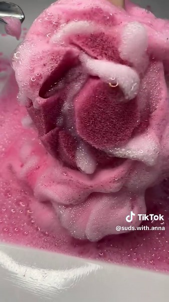 Dream squeeze 💫#pink #soaked #spongesqueezes #asmr #cleantok | CleanTok