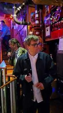 WEEZER Rivers Cuomo & Brian Bell Introduce New Song "Shine Again"