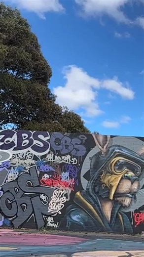 🧱 Is the wall worth it? 🎬 Wall! - This reel showcases a tennis players best friend when there is nobody to hit up with, but here are three reasons why the tennis wall is a great tool to help you level up your game; 📈 🔵 It is great to practice various strike positions from high balls to covering them off your toes from the baseline without retreating. This helps@with timing and control from all court positions, all you need to do is adjust your distance from the wall. 🔵 It is a great tool to