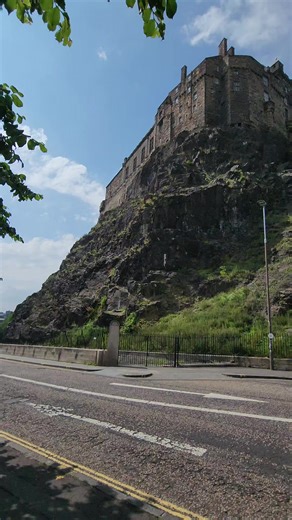 Discover Edinburgh Castle: A Must-Visit Attraction