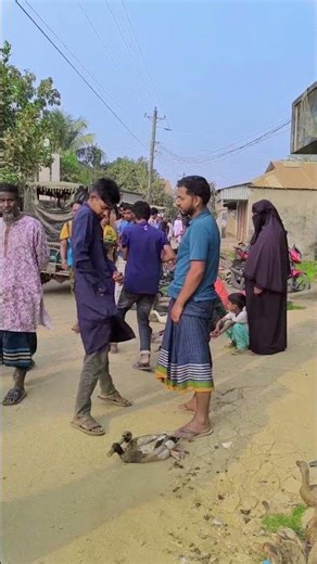 Sneaky duck theft under feet! 🦆😲😂