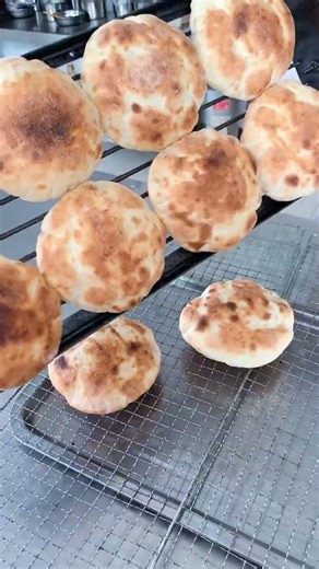 Share pork belly bun recipe with friends, follow this method for braised meat and eggs