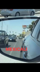 3M views · 25K reactions | MEXICALI: Lo que parece ser una discusión por problemas de tráfico, termina con el conductor de una camioneta chocando el frente de otro auto, luego se da a la fuga. Video: cortesía | Canal 66 Mexicali - El Canal de las Noticias | Facebook