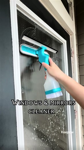 This cleaner became my favorite for mirrors and windows, it comes with 2 reusable microfibers🫧🤗 @KEEPOW_US has the best cleaning tools 🥰 #cleaning #cleaningtips #cleaningtools #cleanglass #windowscleaner #spray #squeegee #4in1 #cleaningmirrors #cleantok #tiktokshop