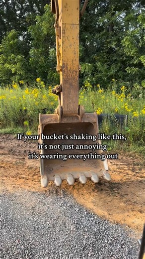 Line boring prevents bigger, more expensive problems later. Keep your bores tight. #lineboring #heavyequipmentrepair | Chamberlain’s Portable Welding