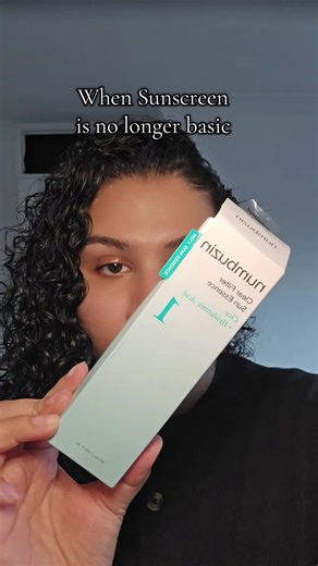 @numbuzin - **Cica, heartleaf extracts :** Help calm irritated skin and reduce heat-induced sensitivity. - **Madecassoside :** *Helps soothe irritation and strengthen the skin barrier, supporting long-lasting hydration.* - **Niacinamide**: Helps control excess oil and improve the appearance of pores. #numbuzin #no1sunscreen #koreansunscreen #sunscreenreview #skinprep