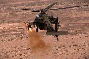 U.S. Tests Apache Helicopter’s New Role with Uncrewed Systems for Extended Sensing and Effects Delivery
