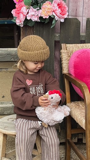 Farm School OC on Instagram: "💌 Valentine’s Day on the Farm 🎶 Music with Magic Steps, Valentine crafts, sweet treats, and all-day farm exploring at River Street Ranch! 📅 Feb 9 | 10:30–12:30 🎟️ Tickets are available now — sign up on our website! ✨ Limited spots available—join us for a sweet day on the farm! 🤍 #SanJuanCapistrano #OCMoms #OCFamilies #FamilyEventOC #KidsActivitiesOC"