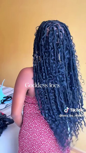 Women with locs>>😍#locsbyreatile #goddesslocs #fauxlocs #womenwithlocs #hair #hairtok #locs #locstyles #fauxlocs #fauxlocssouthafrica