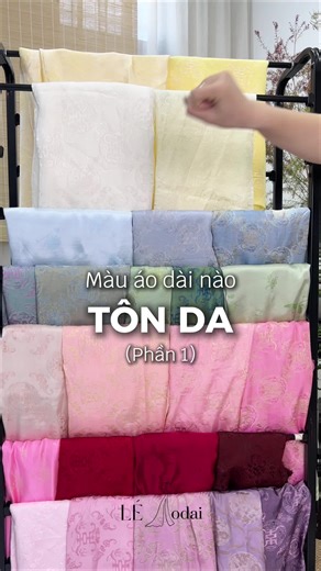 Vì các nàng hay phân vân về tone màu tôn da khi đặt áo dài nên LÉ Aodai làm nguyên 1 series để các nàng tham khảo ạ 🥰 Đón xem các phần tiếp theo của chúng mình ở các video sau ✨ Video chỉ mang tính chất tham khảo nên nàng hãy nhắn tin cho chúng mình để được tư vấn kĩ hơn ạ 🥰 #léaodai #luanhaxa #aodai4ta #léchic #léchicaodai