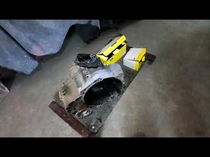 Audi Q3 clutch actuator and pump replacement. Master and slave cylinder replacement.