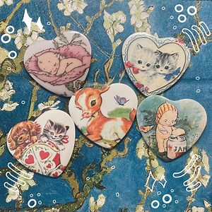Vintage Art Heart Shaped Button Set - Etsy