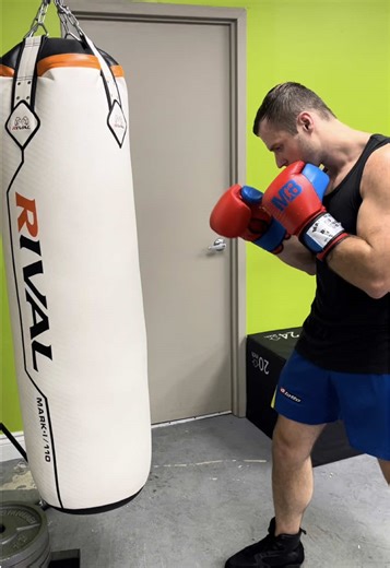 Boxing isn't for everyone, but it's for those who see more than just punches 🥊 #boxing #бокс #padswork #mitts #maximusboxingclub