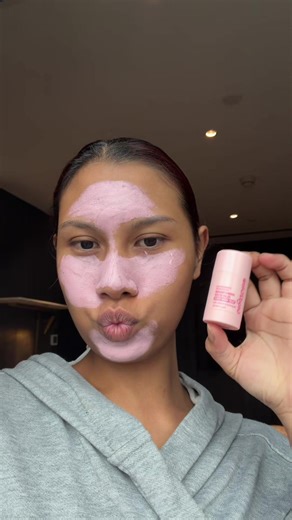 Clay Mask Benefits: Tighter Pores and Brighter Skin