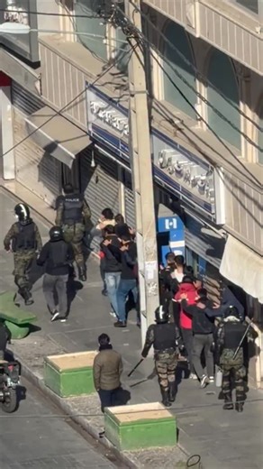 AVATODAY is a News Network on Instagram‎: "بازداشت دست‌کم ۱۱ آزادی‌خواه در پی اعتراضات سراسری در شوش تهران ویدیویی که امروز سه‌شنبه ۹ دی‌ماه به آواتودی رسیده، لحظه بازداشت دست‌کم ۱۱ نفر از آزادی‌خواهان در شوش تهران را نشان می‌دهد. سرکوبگران رژیم با یورش به تجمعات اعتراضی و شلیک گاز اشک‌آور، این افراد را به طرز خشن بازداشت کرده و به مکان نامعلومی منتقل کرده‌اند. هویت بازداشت‌شدگان تاکنون مشخص نشده است. آواتودی از خانواده‌های این افراد می‌خواهد که سکوت نکنند و هرچه سریع‌تر وضعیت بازداشت عزیزان خود