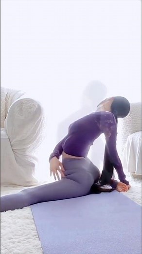 Extreme Yoga Splits & Backbend 🧘‍♀️ Flexibility Challenge #shorts #yogapostures