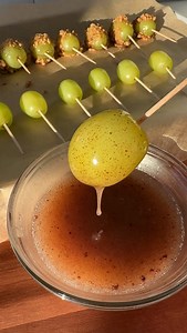 Candy Apple Grapes 🍇🍏 The perfect snack that couldn’t be easier to make! You’ll need: grapes ½ cup condensed coconut milk (can also use regular condensed milk) 1 tsp apple pie spice crushed graham crackers (or crushed nuts) 1. Wash your grapes and make sure they are completely dry. Keep them refrigerated while you prepare the next step. 2. Combine your condensed coconut milk with apple pie spice. If your condensed milk isn’t smooth when you open it, heat it up in a small pot over the stove and