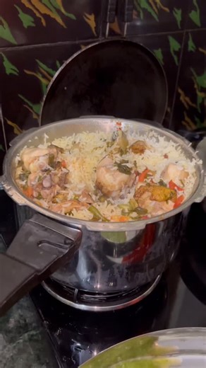 Krishnaveni Nagineni on Instagram: "నా పేవరెట్🤩🤗 THE INDUS VALLEY🤩💚 *Best Deal of the Year – Republic Day Sale 2026* ✅ *Get up to 50% off + extra 12% off* USE CODE - *KRISHNAVENINAGI* Products used in the video: ➡️14 Pit Premium Tri-ply Stainless Steel multipot - https://www.theindusvalley.in/products/premium-tri-ply-stainless-steel-multipot-with-1-mini-idli-plate-idli-momo-maker-veg-steaming-set-tri-ply-induction-and-gas-friendly-6-plates?_gl&ref=YT_KRISH ➡️ Tri-ply Stainless Steel Fry Pan