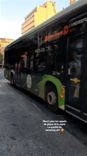 passage d'un Mercedes ecitaro sur la ligne 89