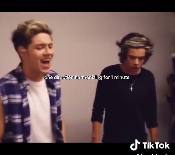 Celebrating 10k and 2 Million with One Direction Harmonies