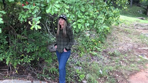 Get ready to turn heads with the Kelin Skulls and Cross Bones Doo Rag! This edgy, bold accessory is perfect for those who love to mix tough and trendy vibes. Whether you're hitting the streets or styling up your outfit, this doo rag adds the perfect amount of attitude and flair. 🔹 Skull graphics 🔹 Cross bones design 🔹 A must-have for any bold fashion lover Watch the video to see how Kelin rocks this look, and make it yours today! 🖤 #DooRagNation #SkullsAndCrossBones #BoldFashion #EdgyStyle #