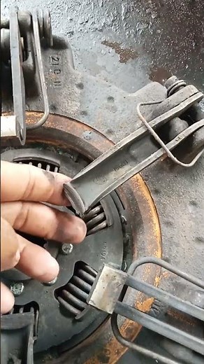 JOHN DEERE 5075e CLUTCH PROBLEM #shorts