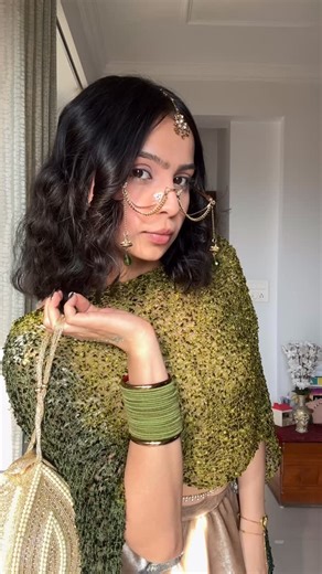 khushi on Instagram: "Do we want a tutorial?✨ I loved the kundan mehendi but i tried sticking it with fabric glue which was a fail🥹 Any suggestions what might work!? For outfit deets or links dm or comment or check story highlights 🫰🏻 . . . . Wedding session, fashion hacks, diy fashion, desi, lehenga, wedding hacks #weddinghacks #desifit #fashiontrends #explorepage✨ #ethnic"