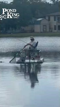 This stable mini pontoon is perfect for peaceful cruises and unforgettable moments on the water.