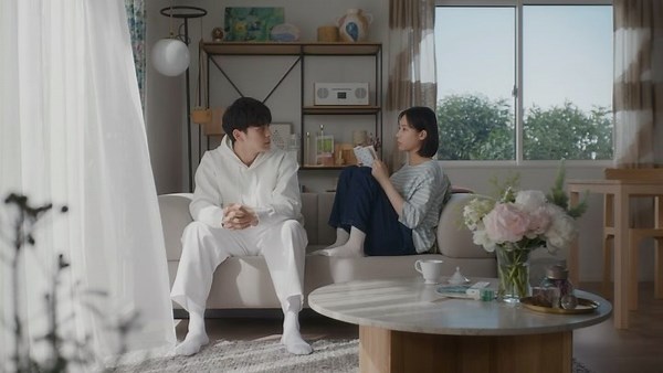 南沙良 on Instagram: "「大和ハウス D-ROOM」 大和ハウスさんの賃貸住宅、D-ROOMの新TVCMが公開されました。 不思議な世界観がくせになるCMになっています🏠 是非ご覧ください。 #大和ハウス #DROOM"