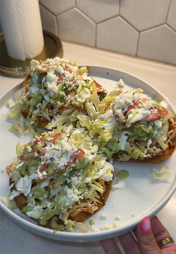 Delicious Chicken Tostadas Recipe for Dinner