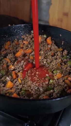 Spicy Hamburger Casserole 🍔 . I’m back on the one skillet meals, and this is one I really like