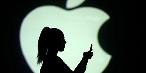 Parler podría volver a Apple si reforma su política de moderación de contenidos: Tim Cook