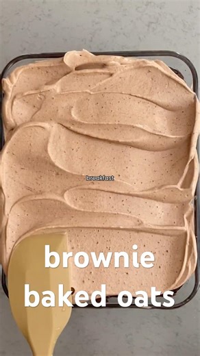 Brownie Baked Oats 🍫: https://glow-diaries.com/brownie-baked-oats/