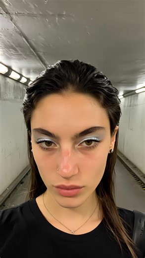 😘 Kiss me Ai effect via TikTok kissing filter #ᴛʀᴇɴᴅᴀʟᴇʀᴛ #creatorsearchinsights #aifilters #aieffects #kissme