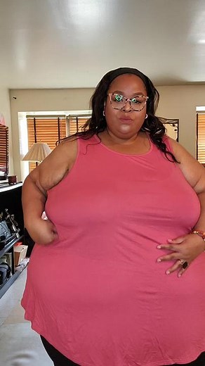 Weekend Vibes with Miriam Lurry: Plus-Size Style Fun