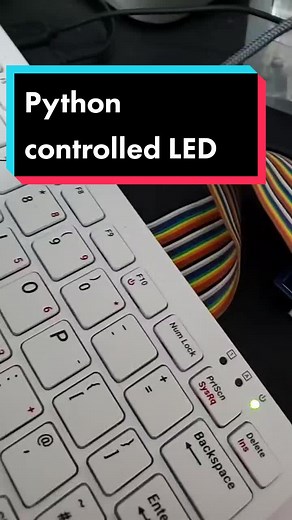#raspberrypi python to control an LED.
