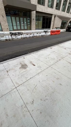 NYC Luxury Micro-Studios Other amenities include: Rooftop pool BBQ terrace Co-working space Laundry & fitness And much much more… #nyc #tinystudio #apartment #fyp