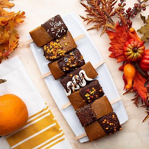 341K views · 1.1K reactions | These Pumpkin Cakesicles made with Pillsbury™ Pumpkin Quick Bread & Muffin Mix have all the warm, cozy fall flavors and are perfect for Thanksgiving dessert. | Tasty | Facebook