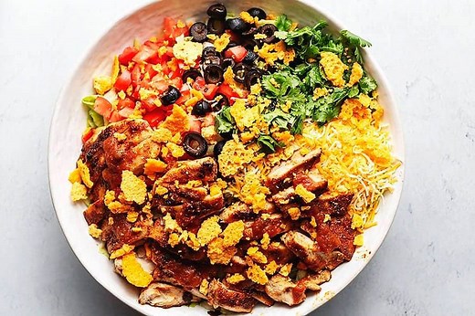 59K views · 52 reactions | This zesty keto taco salad is layered with chicken or beef, lettuce, cheese, tomatoes, salsa, cilantro, cheese chips, and sour cream! ✅ Recipe: https://jenniferbanz.com/keto-taco-salad-with-chicken-and-cheese-crisps | Low Carb Recipes with Jennifer | Facebook