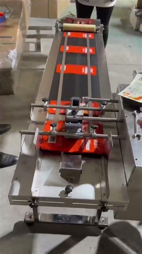 Plastic bags paging machine for expire date printing and coding.#machine