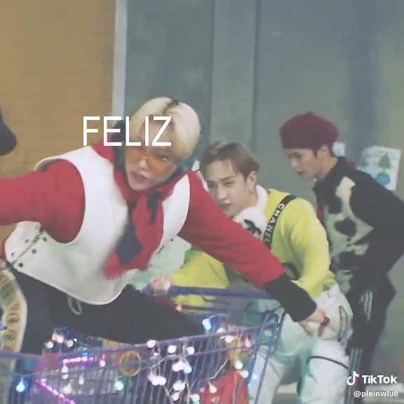 Canciones de Navidad de Stray Kids en Español