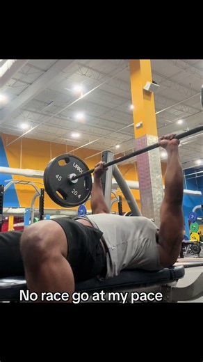 A lil pause rep bench with some accessories 💪🏿. #pausereps #benchpress #fittok #swole #fitness