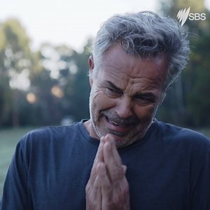 Actor Cameron Daddo went through tough financial times when he lost his house in the global financial crisis. Honest about his feelings towards some homeless people who beg for money, he wanted to learn more about it. #FilthyRichHomeless starts Tuesday 8.30pm on SBS. | SBS Australia
