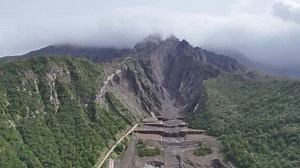 噴煙をあげる桜島、北岳～活火山の動画｜無料の動画素材サイト「動画AC」