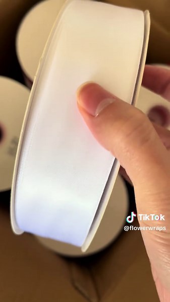 double sided ribbon wholesale price，Quality guaranteed, compensation guaranteed for distances under 100 yards. #florist #flowershop #ribbon