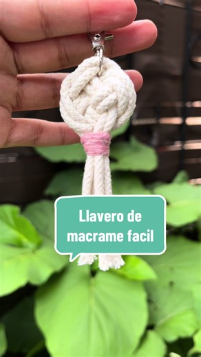 Tutorial de Llavero de Macramé Fácil ¡Hecho a Mano!
